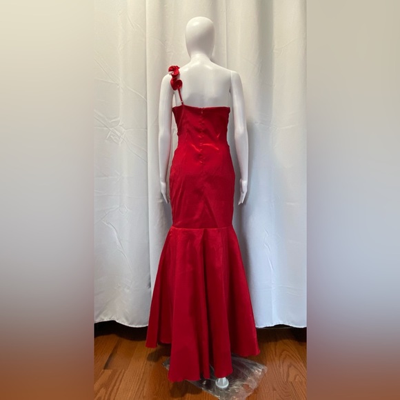Nina Ferre Women’s Evening Gown - Picture 2 of 14